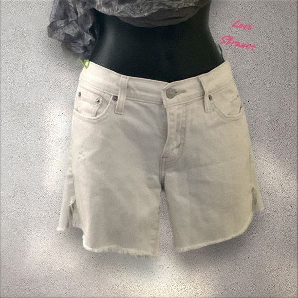 Levi’s Strauss Boyfriend 513 White Distressed Denim Jean Shorts Mid Rise SZ 5M - Picture 1 of 5